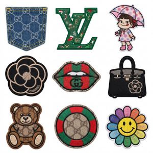 Patchs thermocollants 3D en PVC de luxe tendance, broderies de marques célèbres de haute qualité pour vêtements, vestes, chapeaux, sacs, couture mode - Product Image 1