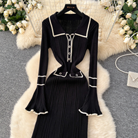Robe élégante en tricot à manches longues pour femme, coupe trapèze, avec bordure contrastante, col rabattu, boutons décoratifs, style sirène décontracté pour le quotidien