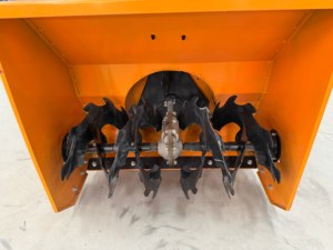 Sopladora de Nieve RC de Grado Industrial Tipo 60, de Alta Eficiencia, Color Naranja, Profesional, para Remoción y Barrido de Nieve - Product Image 2