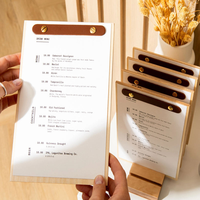 Menu de restaurant personnalisé en papier avec porte-menu en bois, sangle en cuir/clip en métal, logo gravé au laser pour café, bar, bistrot