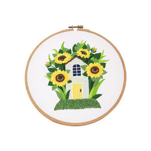 Conjunto de argola bordada com instruções, conjunto de presentes criativos com estampa de flores, argola bordada para iniciantes - Product Image 1
