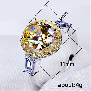 Anello da Donna Bicolore con Zircone Ovale Lucido Incastonato, Elegante per Cerimonie Nuziali e Uso Quotidiano, Gioiello da Mano Impilabile, Regalo - Product Image 3