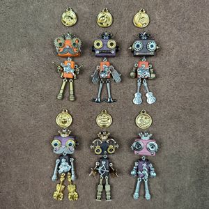 Pendentif Zodiaque 12 Constellations Robot Punk avec Tête en Bois, Marteau, Pelle, Hache, Microphone et Jambes en Alliage Métallique, Collier et Porte-clés - Product Image 3