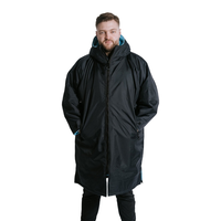 Vente en gros : Parka de bain imperméable et chaude, Robe de change à capuche surdimensionnée, Manteau de plage doublé polaire Sherpa, Poncho de surf en tissu recyclé
