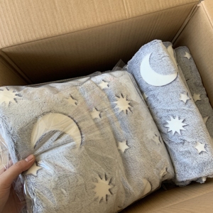 Gesunde und Weiche Flanell Fleece Decke Glow in <span class=keywords><strong>The</strong></span> Dark Decke mit Stern Mond Spaß Geschenk für Kinder Jungen Mädchen - Product Image 6