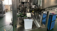 Machine de remplissage et de scellage pneumatique entièrement automatique pour tubes en plastique, idéale pour la confiture, le lait concentré et la sauce moutarde, à usage industriel.