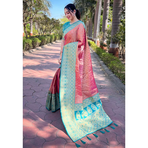 Conjunto de Sari de Tela Rosa Puro con Tejidos en Contraste con Bordado Zari de Elite Weaves para Mujer - Product Image 5