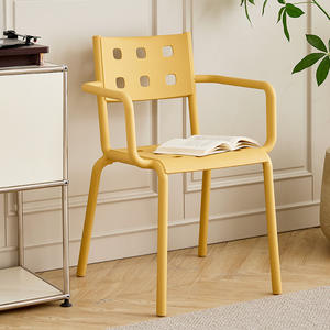 Chaise de salle à manger en plastique avec accoudoirs, style moderne minimaliste jaune, chaise d'intérieur pour hôtel - Product Image 1