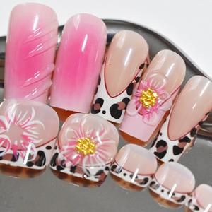 Ensembles d'ongles artificiels pour les doigts et les pieds à la mode en gros de conception personnalisée en vente - Product Image 1