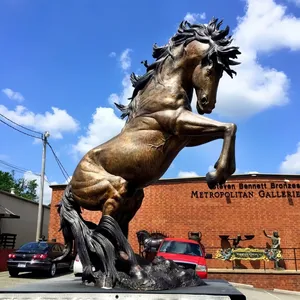 На заказ открытый сад в натуральную величину Арабская латунная бронзовая статуя лошади металлическая скульптура