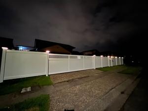 Clôture de confidentialité en <span class=keywords><strong>PVC</strong></span> blanc de 6 pieds de haut, personnalisable, écologique, pour l'extérieur, jardin, sécurité, portails en vinyle, faciles à glisser, chauds - Product Image 5