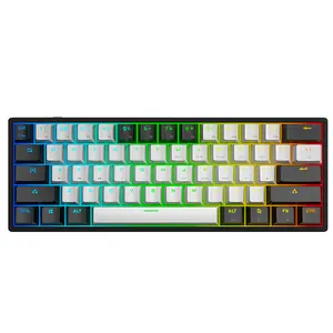 Tastiera da gioco retroilluminata RGB portatile a 61 tasti tastiera meccanica di separazione della linea chiave di tipo C cablata tastiera da gioco ergonomica PBT