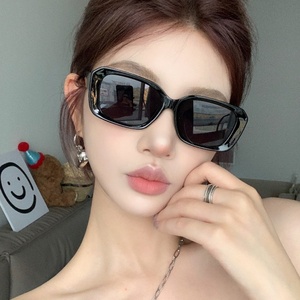 <b>Square</b> Sunglasses 2025 New Fashion Versatile UV400 Protection Full <b>Frame</b> Street Style with High-End Slimming Effect - Product Image 3