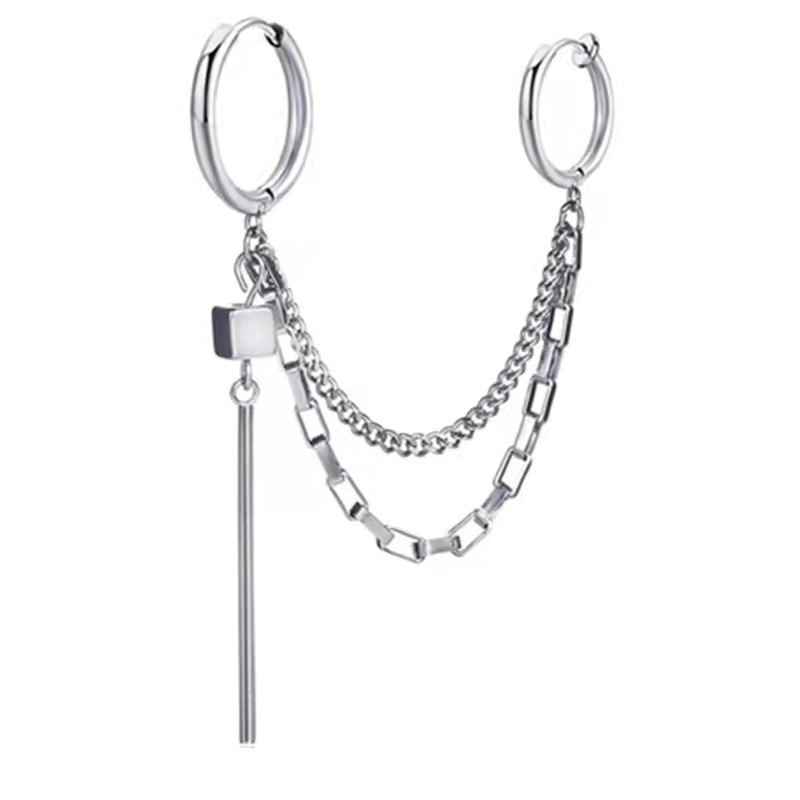 Un pendiente cuadrado tipo barra.