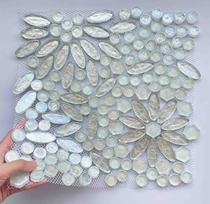 Carrelage en mosaïque <span class=keywords><strong>de</strong></span> verre à motif floral moderne avec design graphique pour le sol du balcon <span class=keywords><strong>de</strong></span> la villa - Product Image 2