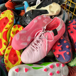 Оптовая распродажа: бывшие в употреблении футбольные бутсы S25.1 для взрослых, высококачественные, в тюках. - Product Image 1