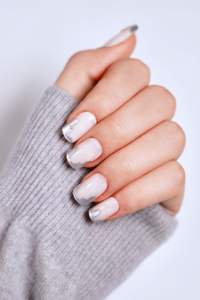 Uñas postizas de metal líquido ABS con estampado dorado, forma cuadrada, personalizadas OEM ODM, venta al por mayor de fábrica, efecto goteo plateado cromado. - Product Image 2