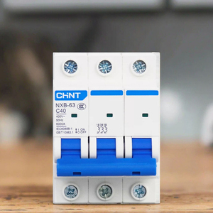 מפסק זרם מיניאטורי 1P 2P <span class=keywords><strong>3P</strong></span> 4P NXB-63 עם כושר ניתוק 6kA ו-10kA יחידת ניתוק תרמו-מגנטית 220V/380V - Product Image 4