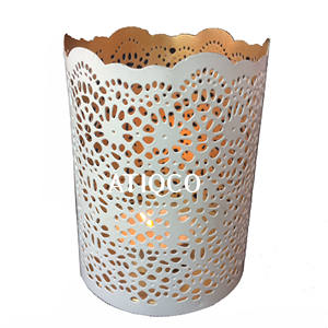 Elégant support votif T-Light en fer blanc avec cœur Bel accent décoratif suspendu pour les occasions spéciales en métal - Product Image 2