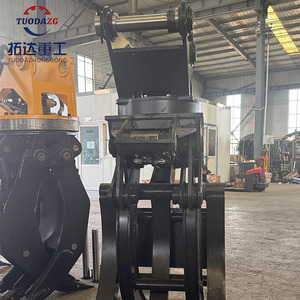 כף סיבובית רב תכליתית עם גיר וחיבור מהיר להעמסת בולי עץ עבור מחפרים במשקל 12-18 טון - Product Image 6