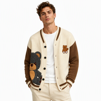 Unisex Knopfleisten-Strickjacke, Niedliche Bären-Patchwork-Strickjacke, OEM/ODM Individuelles Logo & Großhandel Unterstützt