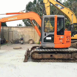 Mini pelleteuse sur chenilles Hitachi ZX75U d'occasion certifiée CE, capacité de 7 tonnes 0, 35 m3 avec pompe à moteur Isuzu et PLC-en stock à vendre - Product Image 1