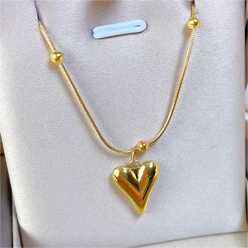 Collana a catena con ciondolo a forma di cuore in acciaio inossidabile placcato oro 18k collana