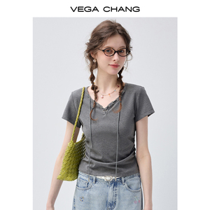 <span class=keywords><strong>Camiseta</strong></span> Ajustada Color Gris Oscuro para <span class=keywords><strong>Mujer</strong></span>, Marca VEGA CHANG, con Cuello en V con Cordón y Detalle Fruncido Lateral, Top Casual de Manga Corta - Product Image 2