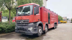 <span class=keywords><strong>Camion</strong></span> <span class=keywords><strong>de</strong></span> <span class=keywords><strong>pompier</strong></span> en mousse Mercedes 8x4 - Product Image 6