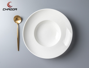 Assiette à pâtes ronde en porcelaine blanche de haute qualité, plat de dîner en céramique émaillée au design moderne Ins pour la maison ou les hôtels - Product Image 6