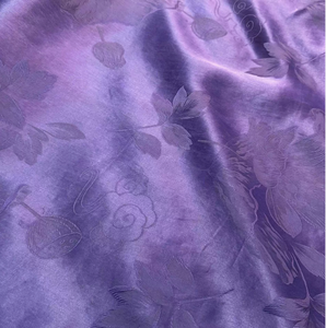 <span class=keywords><strong>Tela</strong></span> de Seda 100% Morera Jacquard Satinado con Patrón de Loto <span class=keywords><strong>Morado</strong></span> 26mm para Vestidos Cheongsam - Product Image 2