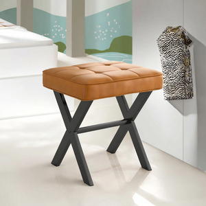 Taburete Moderno Tapizado Cuadrado de Cuero PU con Patas en X de Metal Negro, Banco Otomano Acolchado para Dormitorio, Sala de Maquillaje o Vestidor - Product Image 2