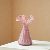 Premium Leicht Luxuriöse Rosa Handgeblasene Glasvase, Klassisches Französisches Design, Dekorative Blumenvase als Wohnzimmer-Dekoration