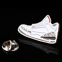 Broche vintage en émail en gros, OEM ODM, motif personnalisé, alliage de zinc, émail dur doré, épingle de revers, broche décorative cadeau