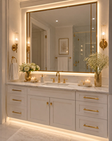 Meuble-lavabo de salle de bain blanc personnalisé style Shaker avec quincaillerie dorée, double vasque et plan de travail en quartz pour usage résidentiel