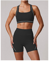 Ensemble de sport 2 pièces pour femme : débardeur de fitness uni à col halter et coupe carrée, respirant, séchage rapide, haute élasticité, et short de yoga/Pilates