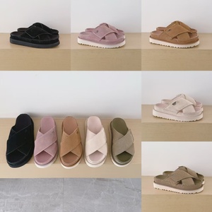 <span class=keywords><strong>Sandalias</strong></span> de cuero Uggs de alta gama 2026 para hombre y <span class=keywords><strong>mujer</strong></span>, originales, de nicho, para parejas, zapatos de playa de verano con suela gruesa, calzado cómodo. - Product Image 1