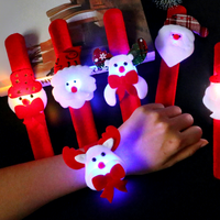 Bracelet lumineux en peluche Père Noël, décorations de poignet, anneau à pression, cadeau de Noël