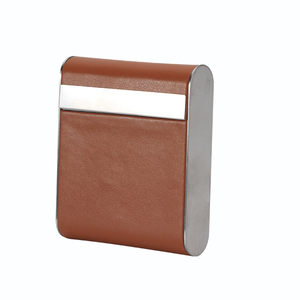 Vente en gros de 20 pièces en <span class=keywords><strong>cuir</strong></span> de vachette à la mode étui à cigarettes en métal pour fumeurs étui à cigarettes en <span class=keywords><strong>cuir</strong></span> personnalisé - Product Image 2