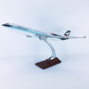 Modèle d'avion en résine moulé sous pression Cathay Pacific <span class=keywords><strong>Airbus</strong></span> A330 à l'échelle 1/176 de 40 cm avec ailes fixes et support d'exposition - Product Image 4