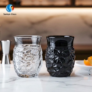 Vasos de whisky Samyo Vintage Mid Century con relieve, 60 ml, de vidrio transparente negro grabado, para licor, vodka, tequila, vasos de chupito personalizados - Product Image 1