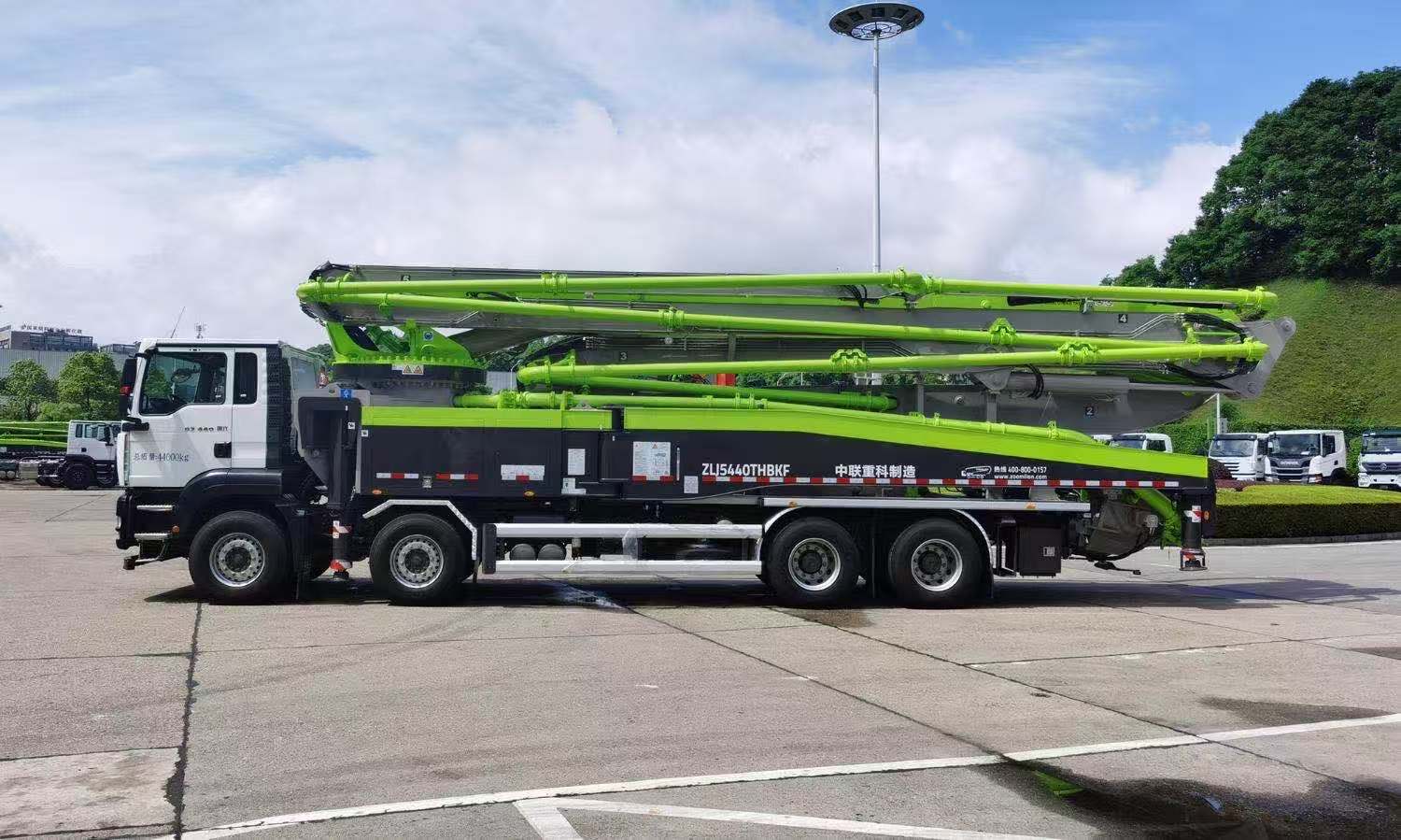 Zoomlion ZLJ5552THBKF 73X-6RZ Concrete Pump Truck - 73M Height
