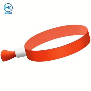 สายรัดข้อมือผ้าโพลีเอสเตอร์พิมพ์ลายโลโก้ตามสั่ง สีสันสดใส สำหรับงานโปรโมชั่น งานดนตรี และกีฬา - Product Image 3