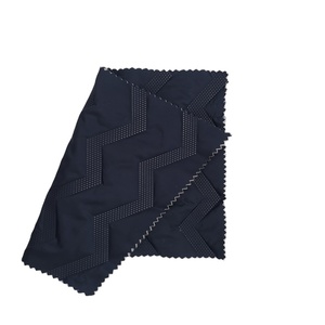 <span class=keywords><strong>Tissu</strong></span> taffetas en nylon 100% <span class=keywords><strong>pour</strong></span> <span class=keywords><strong>tissu</strong></span> <span class=keywords><strong>matelassé</strong></span> <span class=keywords><strong>double</strong></span> <span class=keywords><strong>face</strong></span> <span class=keywords><strong>matelassé</strong></span> à ultrasons <span class=keywords><strong>pour</strong></span> vestes - Product Image 3