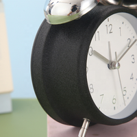 Meilleur prix populaire horloge de bureau électronique intelligente alarme de poulet au design moderne vente en gros réveil en métal classique
