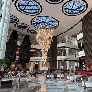 Lámpara de araña de arquitectura decorativa de vidrio hecha a mano ECOJAS, diseño arquitectónico para vestíbulo de <span class=keywords><strong>hotel</strong></span> Marquis Dubai Creek. - Product Image 2