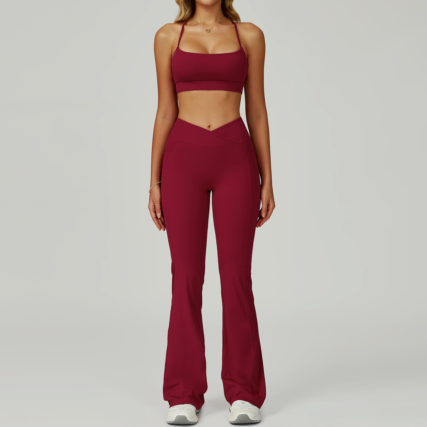 Reggiseno e pantaloni rossi