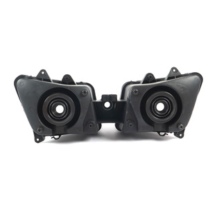 Quels modèles de motos sont compatibles avec cet ensemble de phares ? Il convient aux modèles de motos sportives Yamaha YZF <span class=keywords><strong>R1</strong></span> <span class=keywords><strong>2000</strong></span> et 2001. - Product Image 6