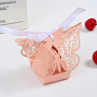 Boîte à dragées de mariage en forme de carrosse, gaufrée papillon, ajourée, avec ruban décoratif, en carton recyclé, faite à la main, pour cadeaux et dragées