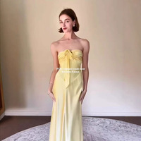 Robe longue jaune en satin d'acétate pour femme, coupe biais sexy, dos nu, élégante et amincissante, idéale pour les soirées d'été